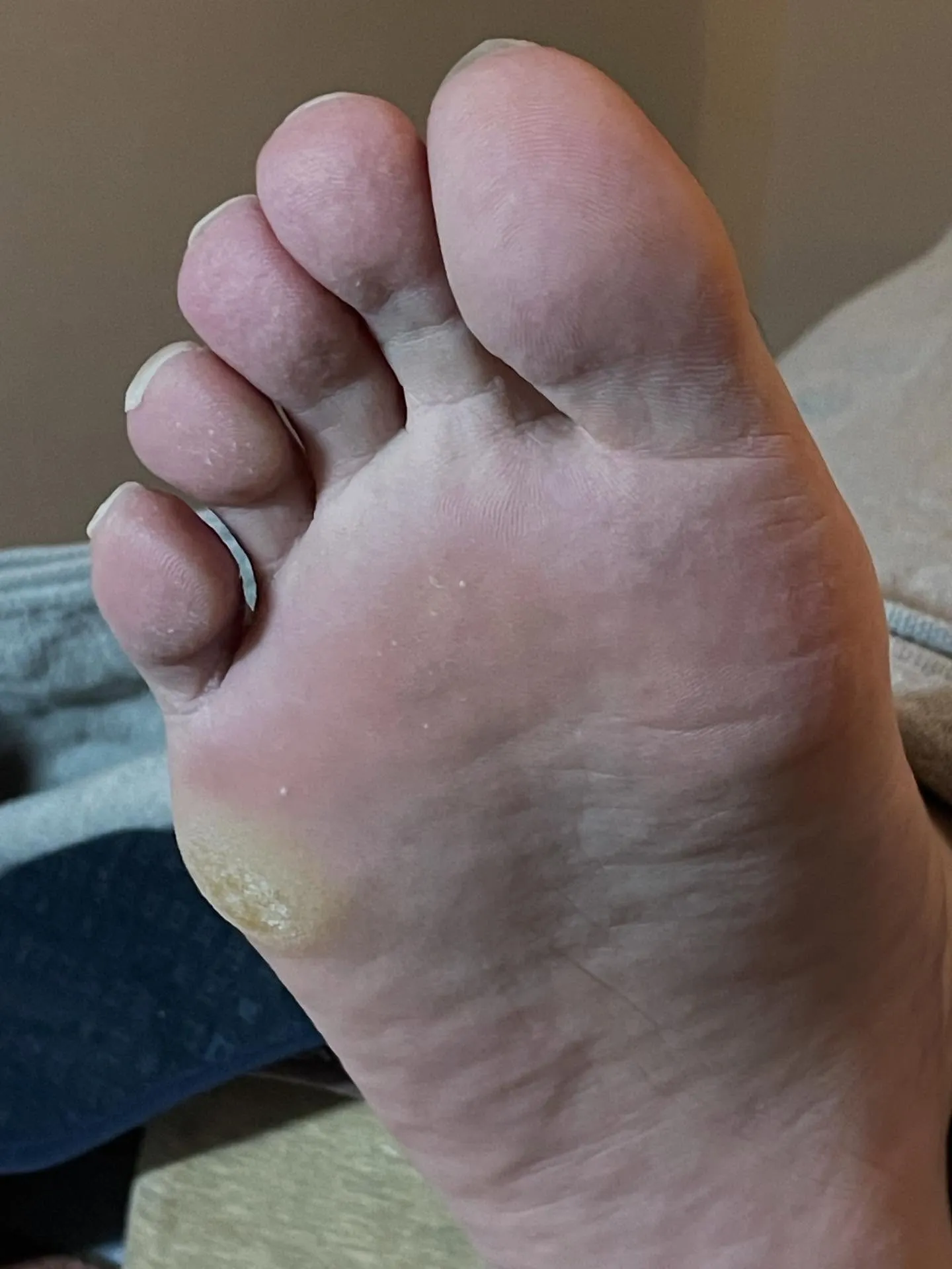 「やっぱり足ケアいいわ〜♪」お手入れして身体ストレスフリーに...