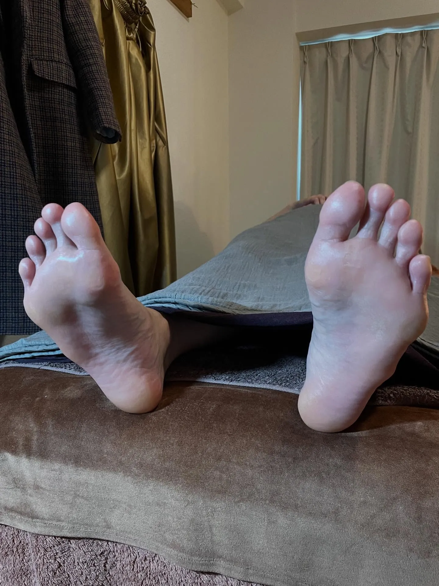 足ってこんなに浮腫んでいるんだ…。